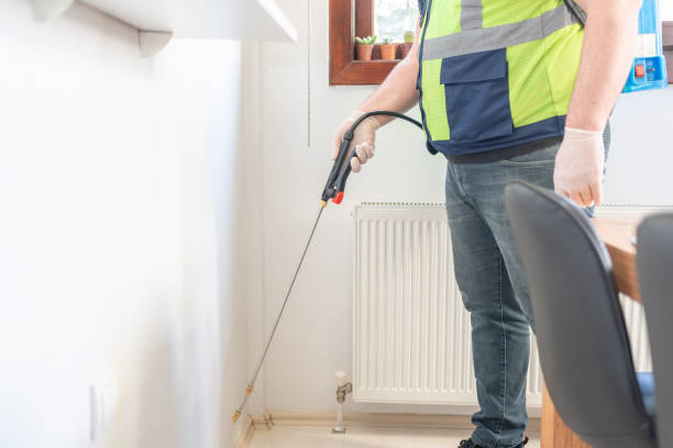 Best Commercial Pest Control Services  in Baraboo, WI